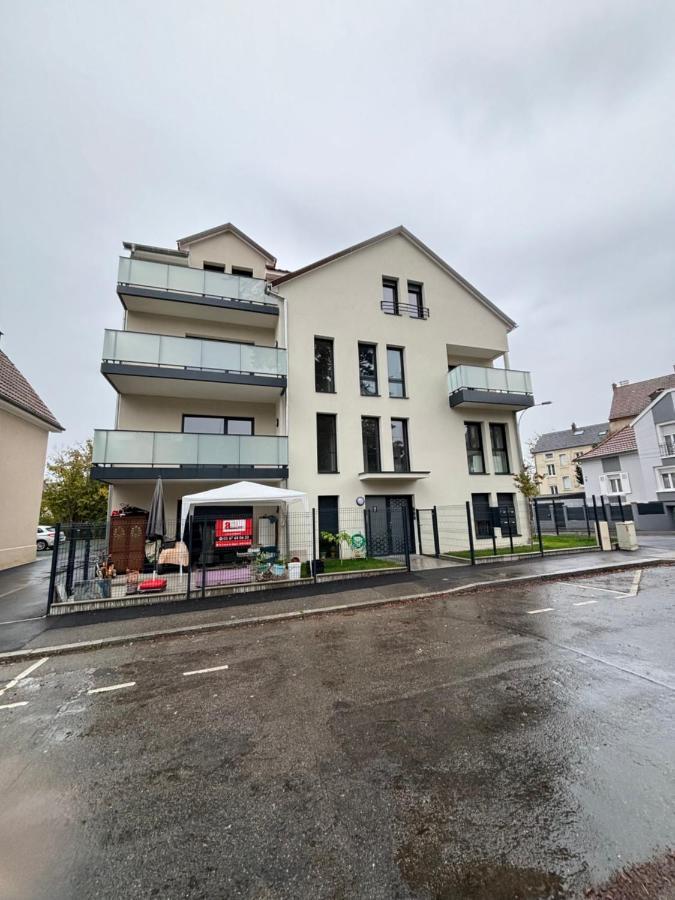 ミュルーズDuplex Neuf Parking Terrasseアパートメント エクステリア 写真